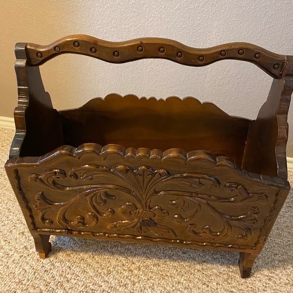 Storage for books and newspapers - Picture 1 of 7